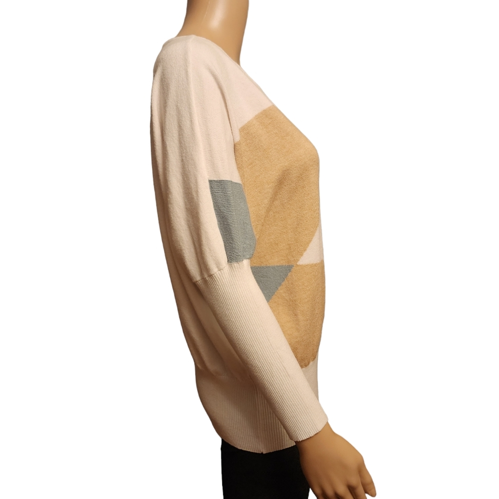 Colorblock Crew Neck Sweater - Picture 4 of 10